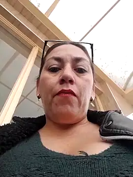 Snapshot of Luna-nevada chatting on 10/14/25, 02:17 Luna-nevada online show from 10/14/25, 02:17