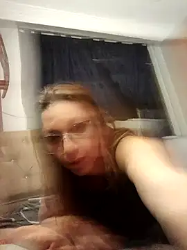 Snapshot of Luna-nevada chatting on 10/02/25, 03:21 Luna-nevada online show from 10/02/25, 03:21
