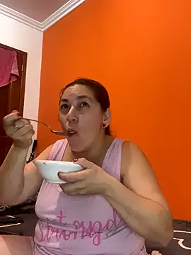 Snapshot of Luna-nevada chatting on 11/25/25, 03:07 Luna-nevada online show from 11/25/25, 03:07