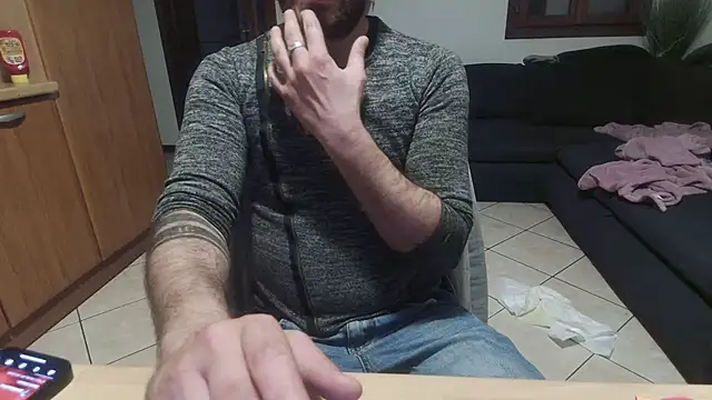 maialinofriuli online show from 10/12/25, 02:57