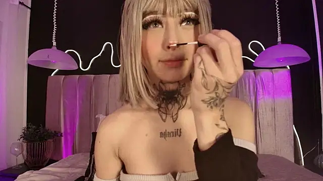 Zhally Dee online show from 02/03/26, 07:41