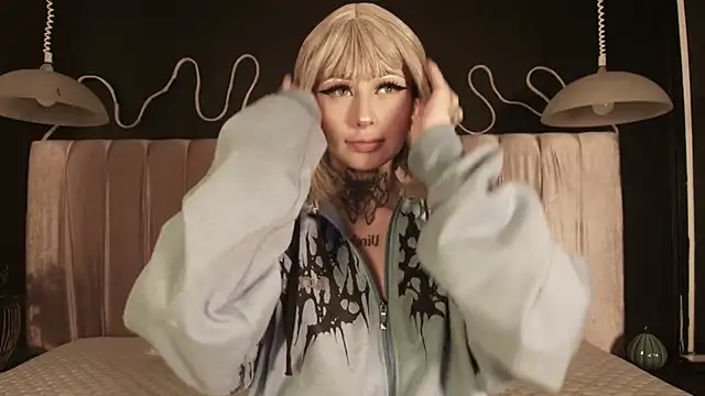 Zhally Dee online show from 01/14/26, 08:01