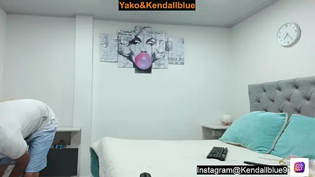 Snapshot of kendallblue_ chatting on 10/20/25, 12:24 kendallblue online show from 10/20/25, 12:24
