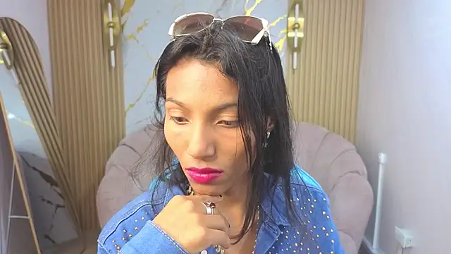 Snapshot of _wendy_b chatting on 10/25/25, 02:55  wendy b online show from 10/25/25, 02:55