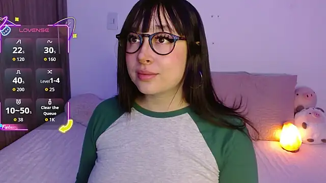 Snapshot of Oliviargf chatting on 09/20/25, 01:54 Oliviargf online show from 09/20/25, 01:54