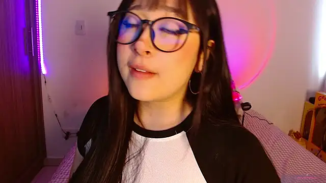 Oliviargf online show from 04/22/26, 12:23
