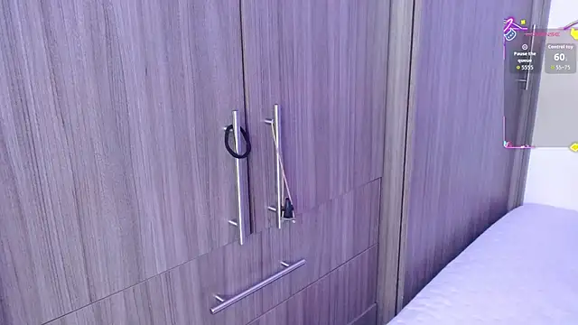 Snapshot of Oliviargf chatting on 10/30/25, 01:04 Oliviargf online show from 10/30/25, 01:04