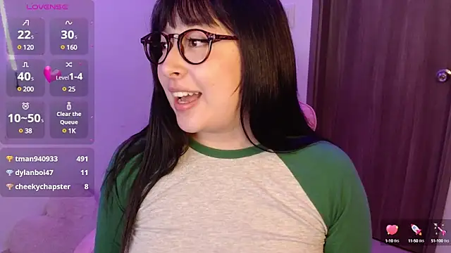 Snapshot of Oliviargf chatting on 03/17/25, 02:19 Oliviargf online show from 03/17/25, 02:19