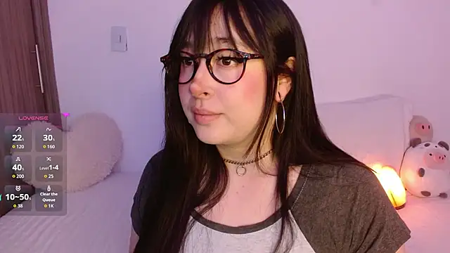 Oliviargf online show from 12/23/25, 12:33