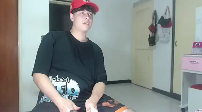 Snapshot of CrissConor chatting on 03/07/25, 01:09 CrissConor online show from 03/07/25, 01:09