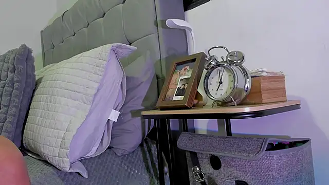 boys blackandwhite online show from 09/18/25, 10:57