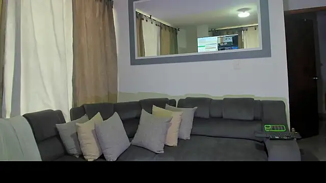 boys blackandwhite online show from 04/04/26, 08:48