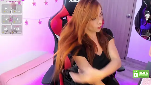 LindaSilverstone online show from 11/17/25, 01:53