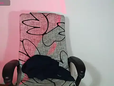 Snapshot of Hannah_Kiim chatting on 02/24/26, 05:08 Hannah Kiim online show from 02/24/26, 05:08