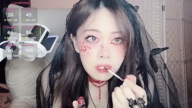 Cocobee online show from 10/25/25, 04:51