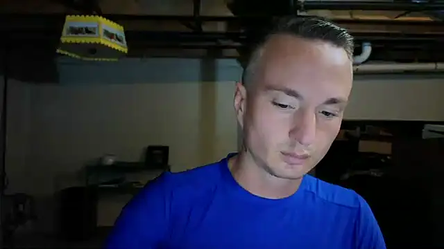 Snapshot of TheDaddy005 chatting on 12/22/25, 03:01 TheDaddy005 online show from 12/22/25, 03:01