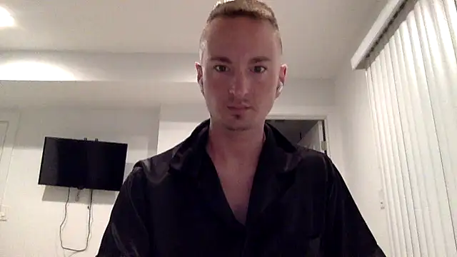 Snapshot of TheDaddy005 chatting on 03/06/25, 02:41 TheDaddy005 online show from 03/06/25, 02:41