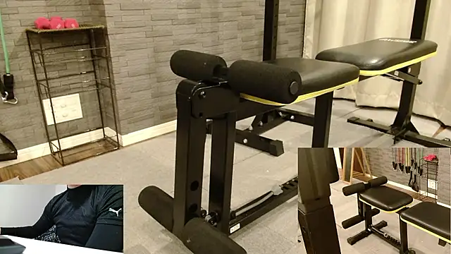 Snapshot of Stretch-man chatting on 11/26/25, 01:00 Stretch-man online show from 11/26/25, 01:00