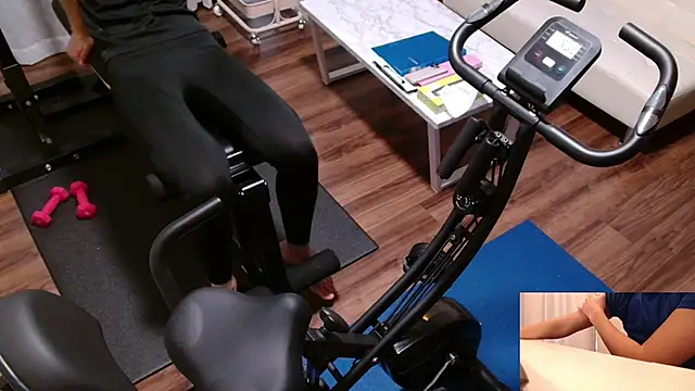 Snapshot of Stretch-man chatting on 03/03/26, 04:30 Stretch-man online show from 03/03/26, 04:30