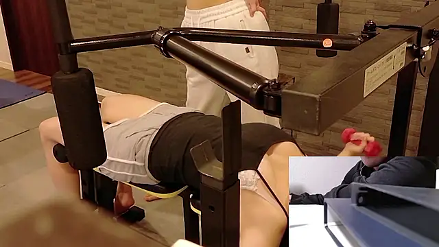 Snapshot of Stretch-man chatting on 11/12/25, 08:07 Stretch-man online show from 11/12/25, 08:07