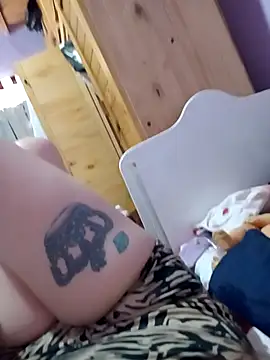 Snapshot of Putitaa34 chatting on 11/18/25, 12:30 Putitaa34 online show from 11/18/25, 12:30