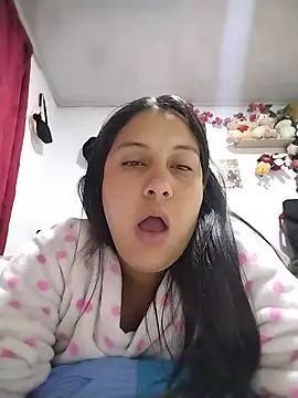 esmeralda jadees online show from 06/17/26, 11:31