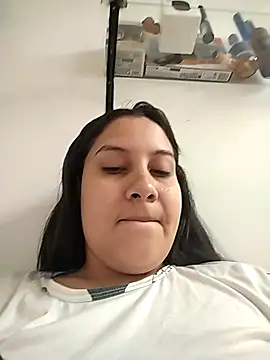 esmeralda jadees online show from 04/22/26, 07:42