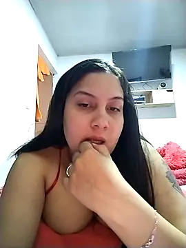 esmeralda jadees online show from 04/30/26, 02:13