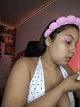 esmeralda jadees online show from 06/25/26, 08:58