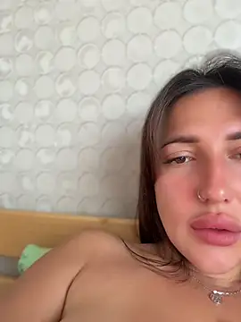 AleksandraRich online show from 06/26/26, 01:11