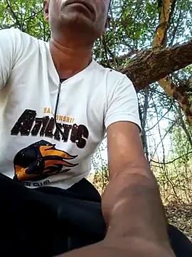 Snapshot of himvilohi08 chatting on 05/31/26, 05:02 himvilohi08 online show from 05/31/26, 05:02