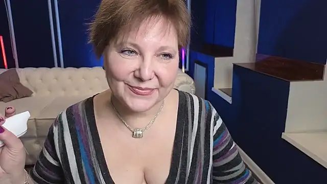 Kira Kenet online show from 03/10/25, 05:39