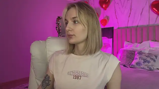  Vikky Moon  online show from 03/09/26, 12:58