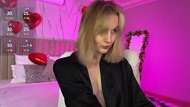  Vikky Moon  online show from 03/04/26, 12:40