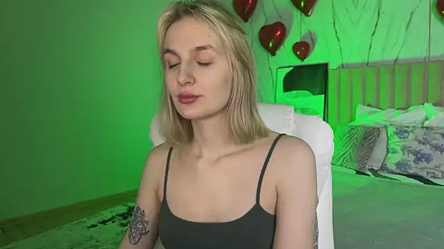  Vikky Moon  online show from 03/13/26, 12:59