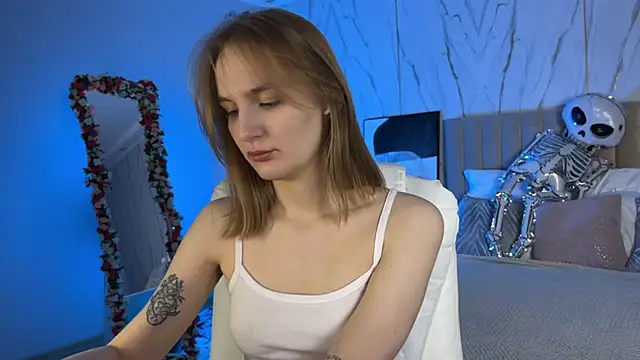  Vikky Moon  online show from 11/15/25, 12:58