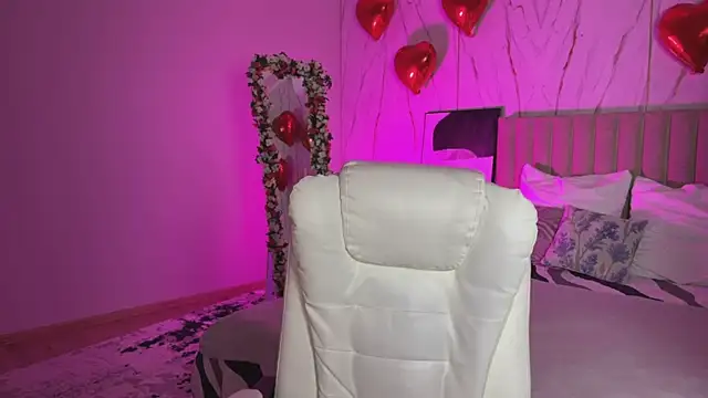  Vikky Moon  online show from 03/25/26, 12:44