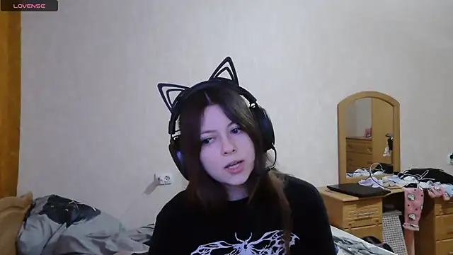 Snapshot of RendyDow chatting on 10/20/25, 11:33 RendyDow online show from 10/20/25, 11:33