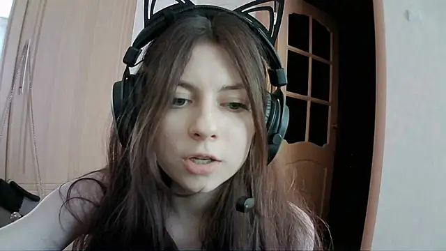 Snapshot of RendyDow chatting on 03/20/25, 10:32 RendyDow online show from 03/20/25, 10:32