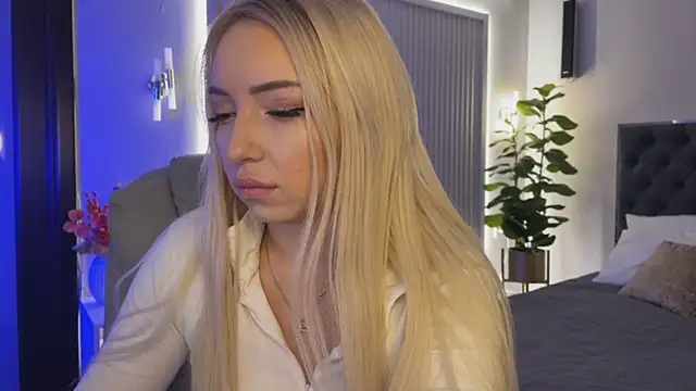 OhMyEmma online show from 11/09/25, 01:20