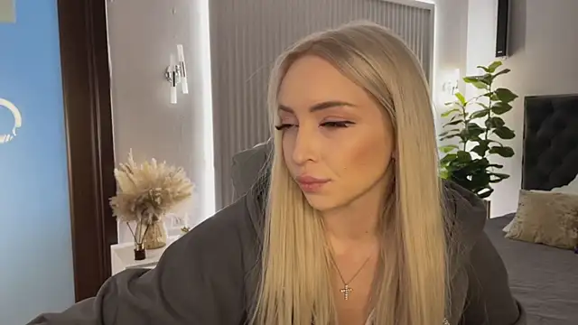 OhMyEmma online show from 04/13/26, 01:09