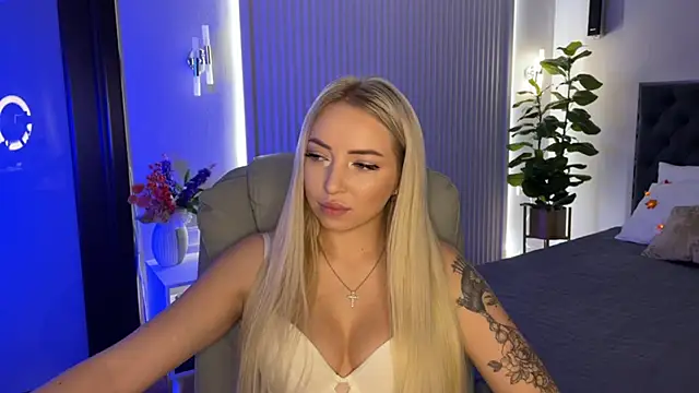 OhMyEmma online show from 10/21/25, 01:05