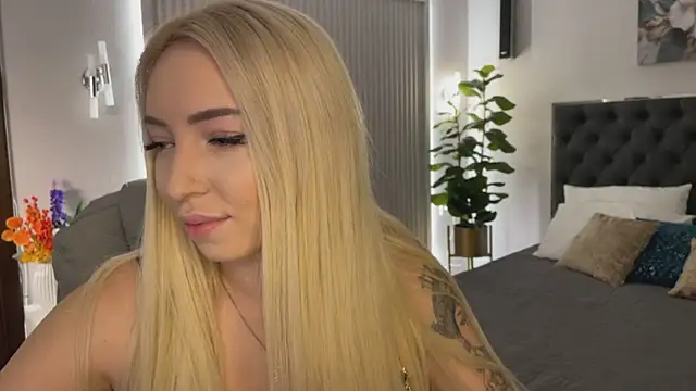 OhMyEmma online show from 11/06/25, 01:20