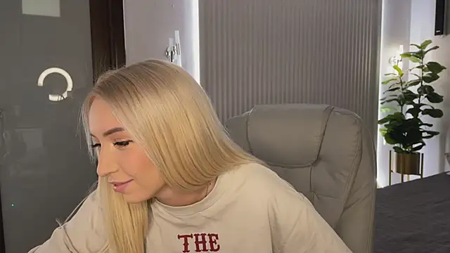 OhMyEmma online show from 02/09/26, 01:14