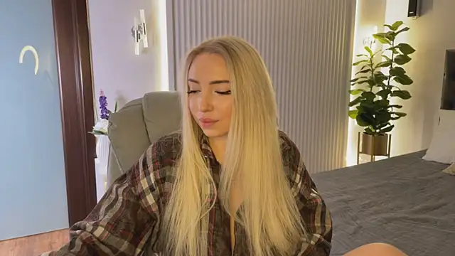 OhMyEmma online show from 11/19/25, 01:16