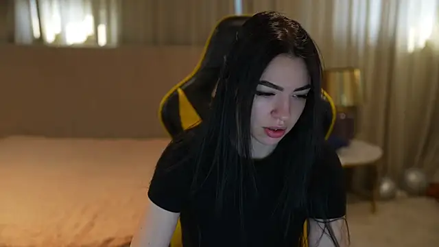 Molly Crazy  online show from 03/22/25, 08:40