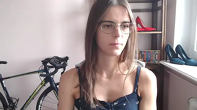 love megi online show from 04/13/26, 06:50