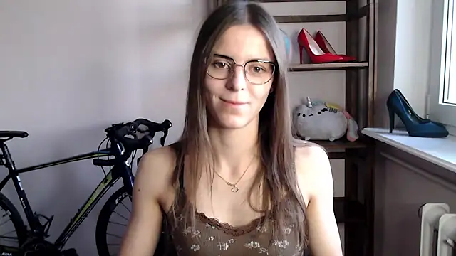 love megi online show from 12/15/25, 02:34