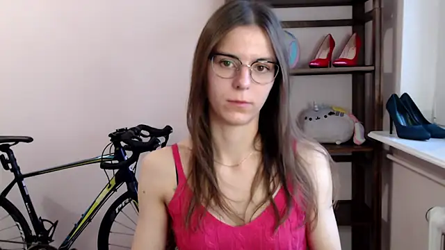 love megi online show from 12/14/25, 07:36