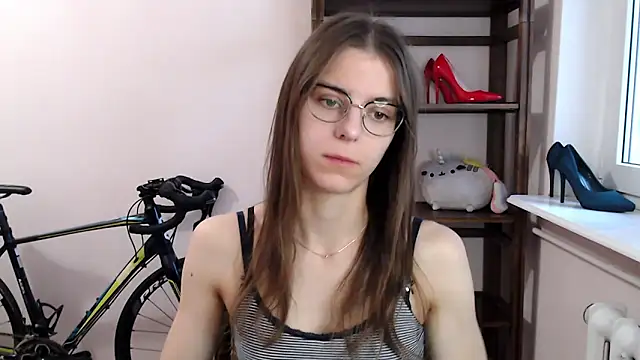 love megi online show from 12/21/25, 07:32